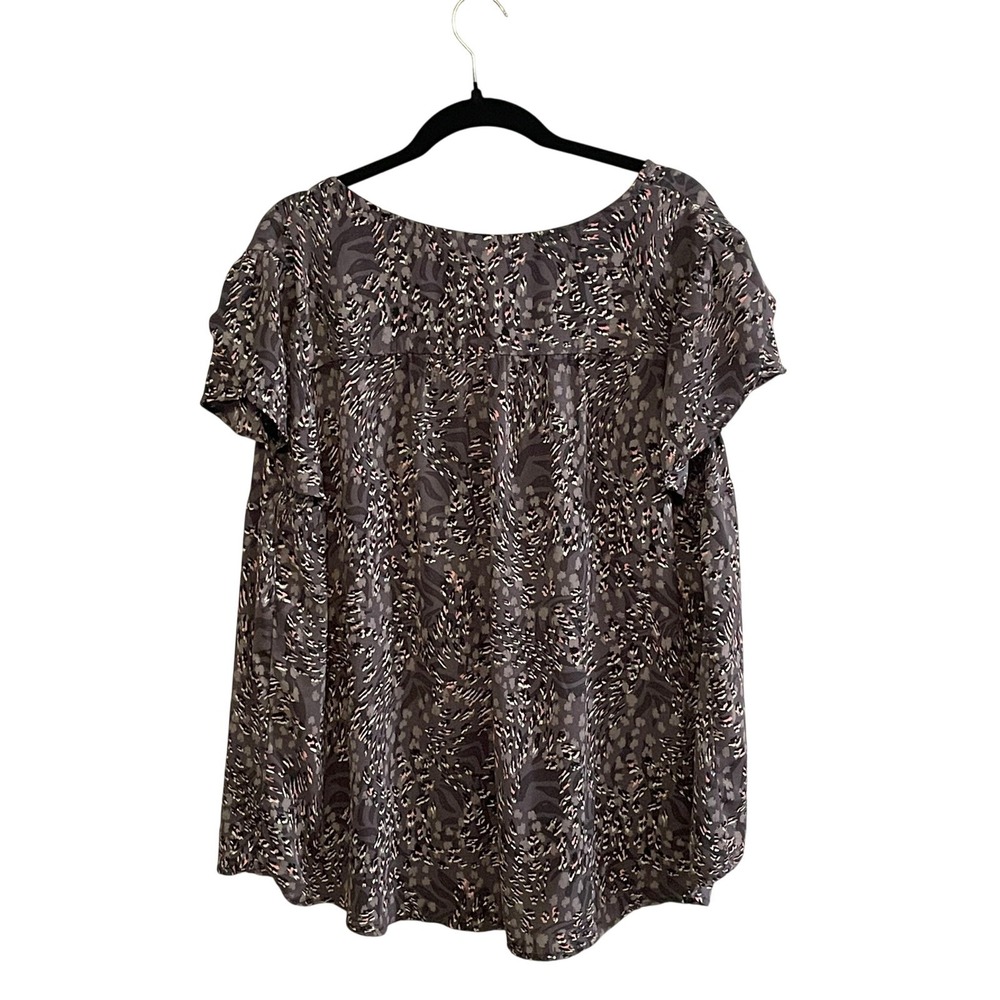 Torid Womens Plus Size 2 Grey Abstract Leopard Floral Georgette Blouse Top - Picture 2 of 4